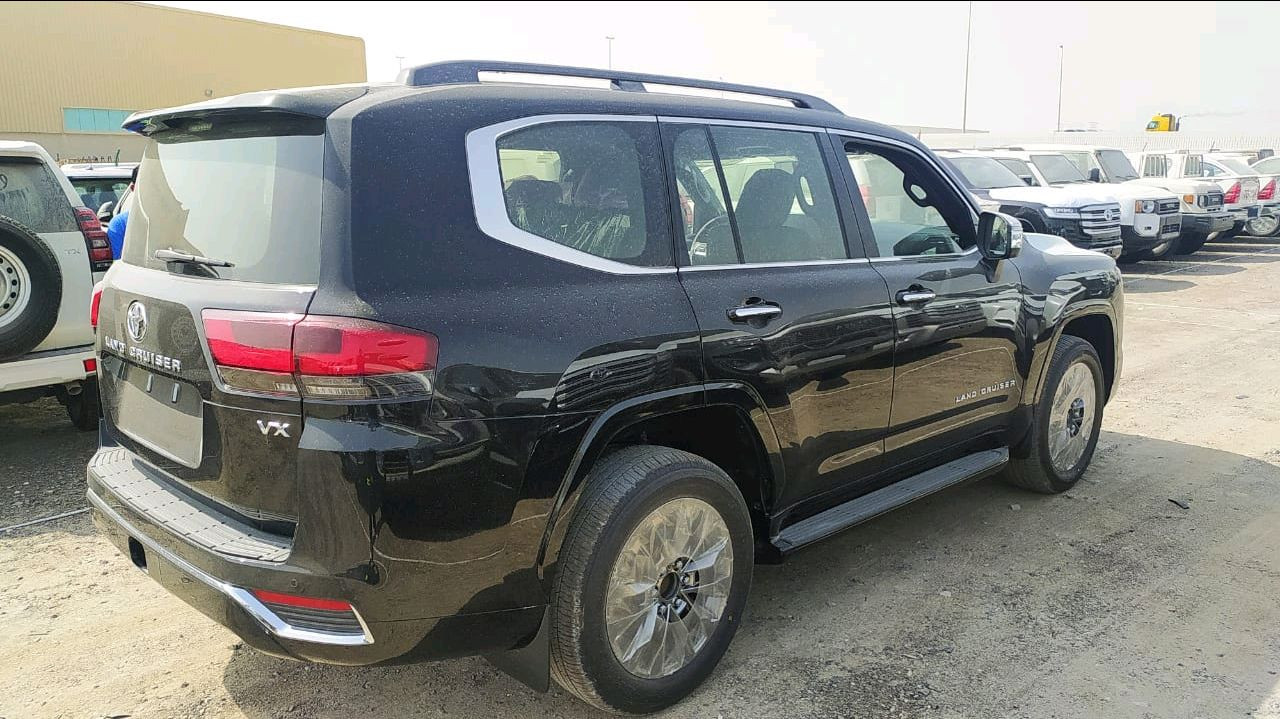 Toyota Land Cruiser - Image 4