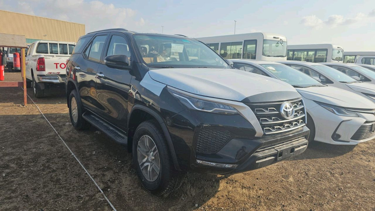 Toyota Fortuner - Image 7