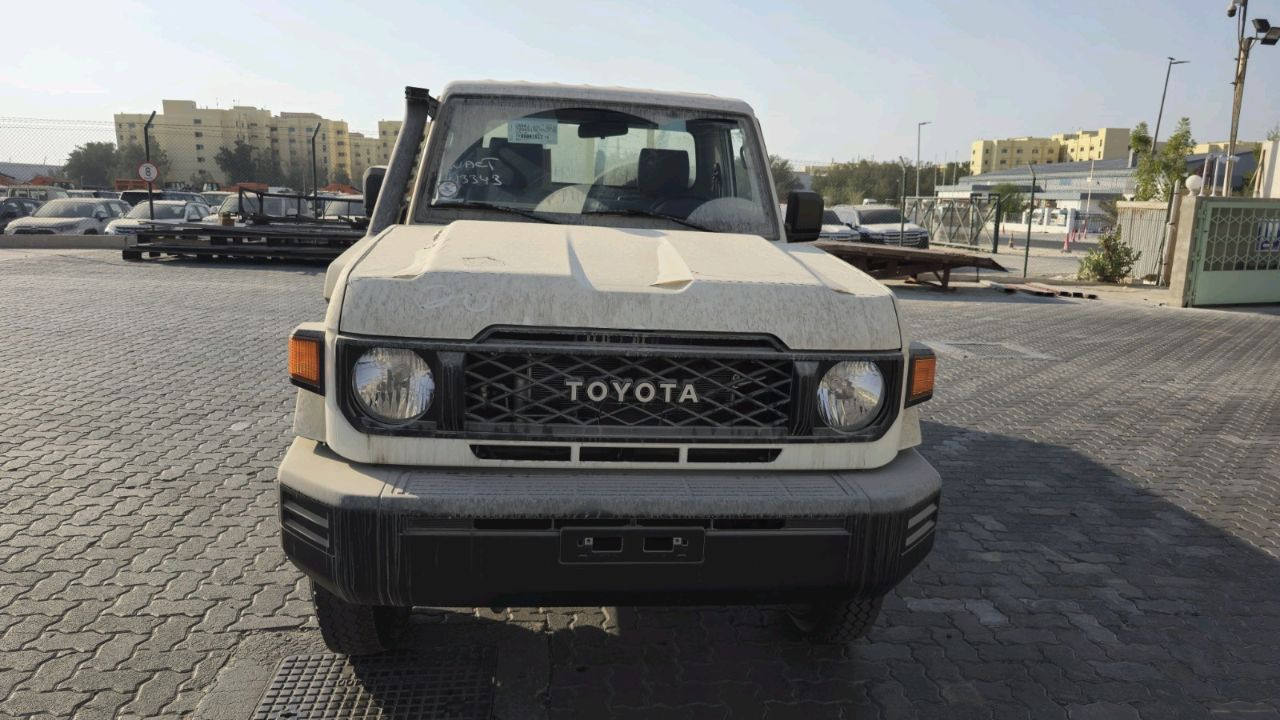 Toyota Land Cruiser - Image 6