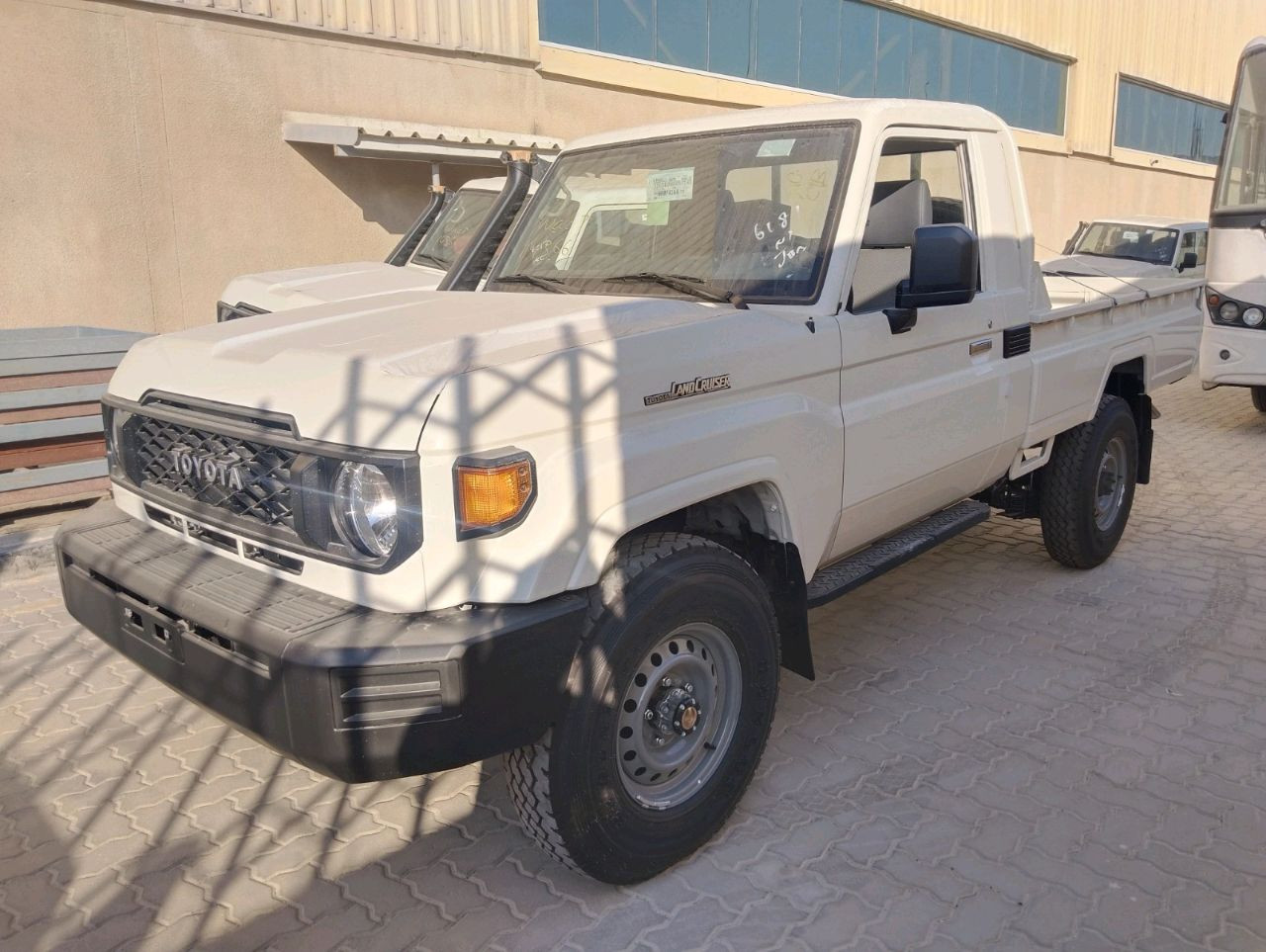 Toyota Land Cruiser - Image 5