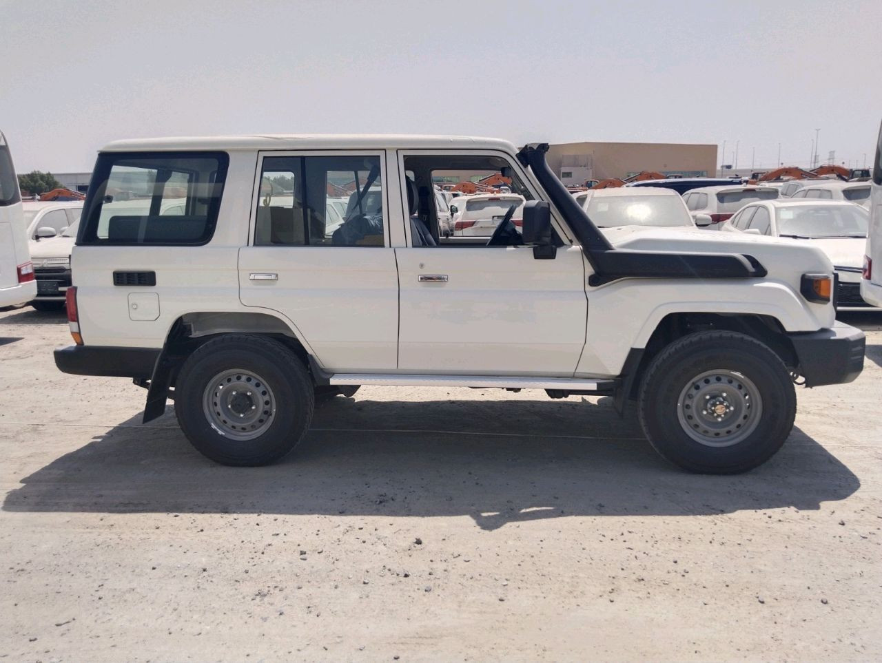 Toyota Land Cruiser - Image 6