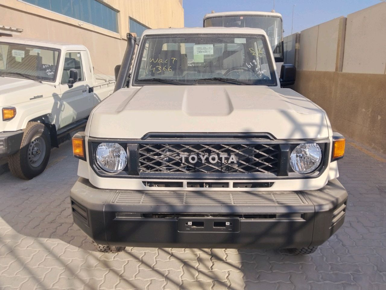 Toyota Land Cruiser - Image 4