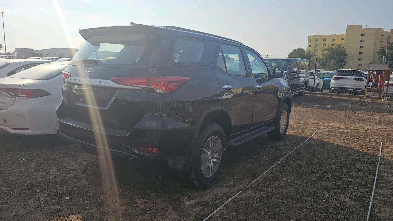 Toyota Fortuner - Image 3