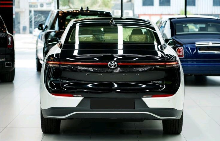 Toyota Crown - Image 3