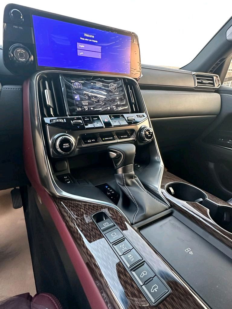 Lexus LX-Series - Image 9