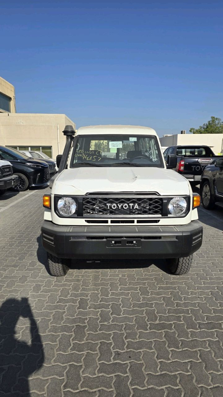 Toyota Land Cruiser - Image 3