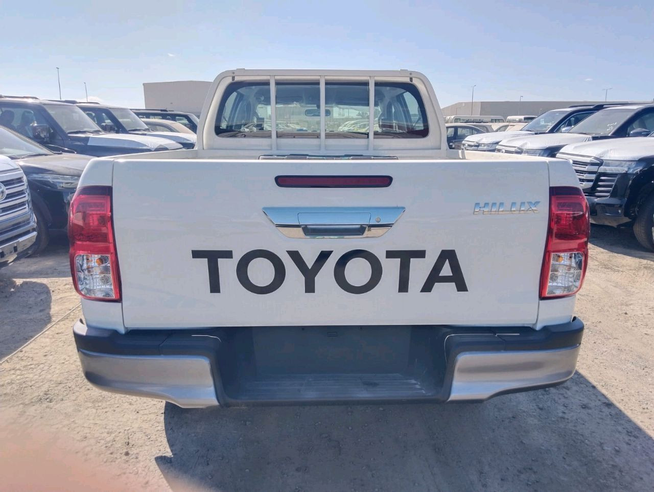 Toyota Hilux - Image 4