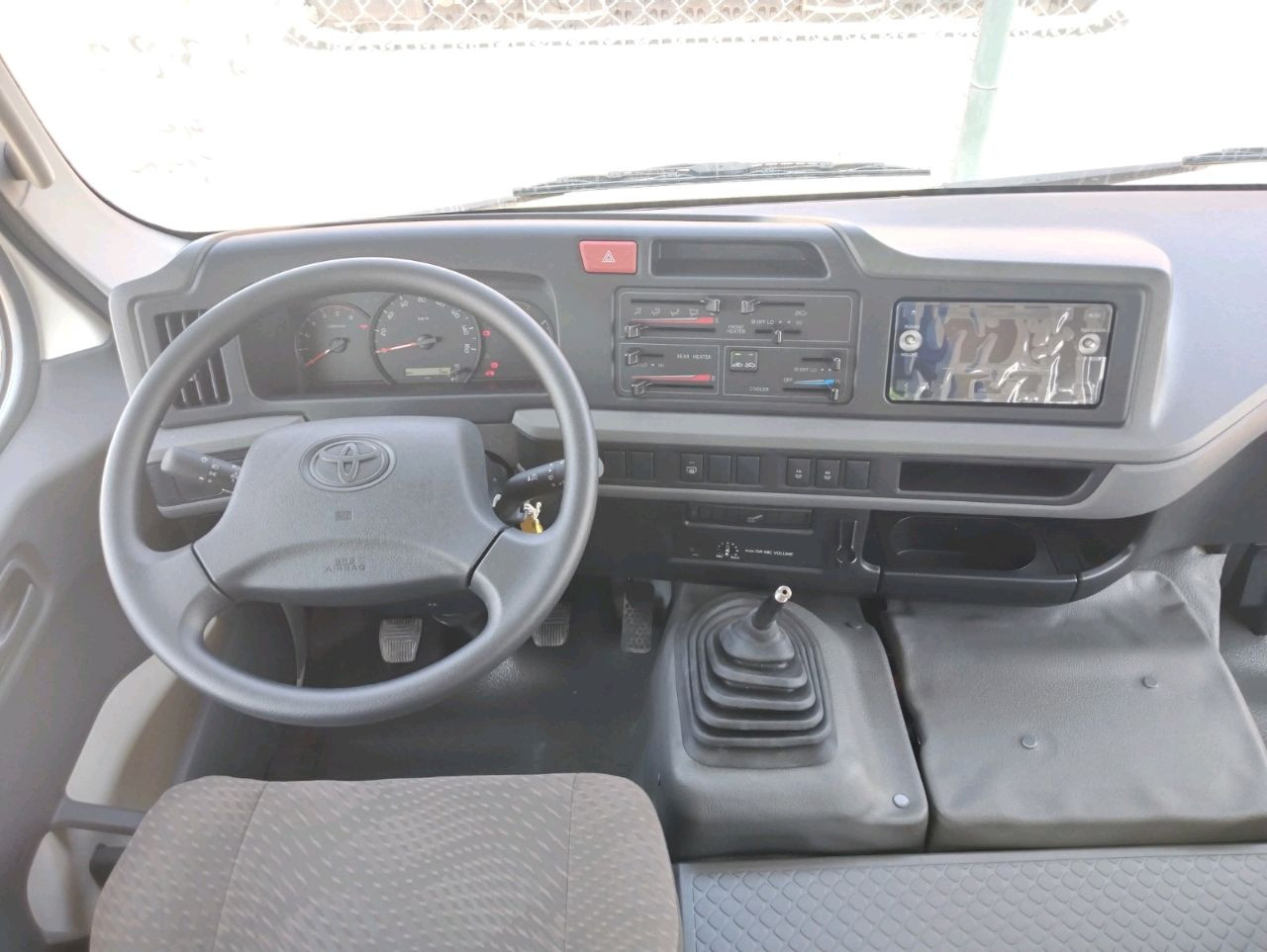 Toyota Coaster - Image 10