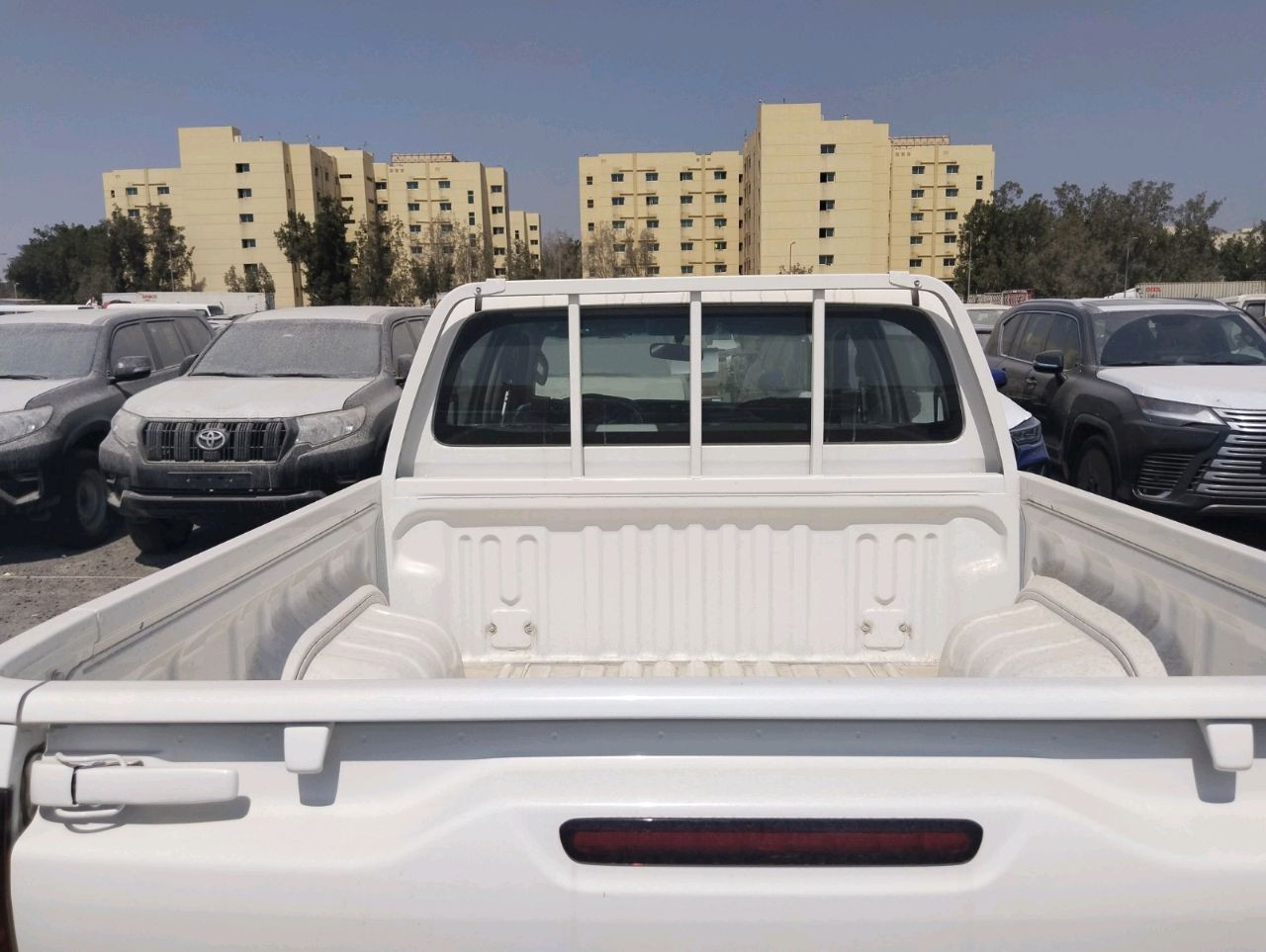 Toyota Hilux - Image 7