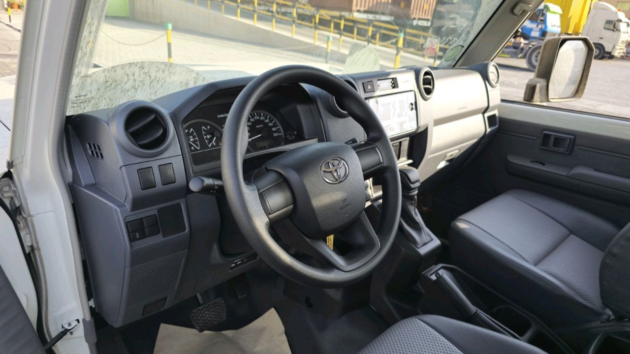 Toyota Land Cruiser - Image 4