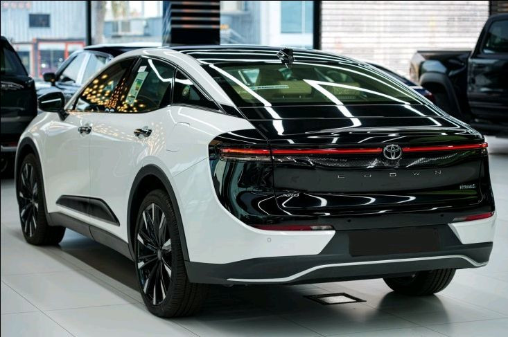 Toyota Crown - Image 8