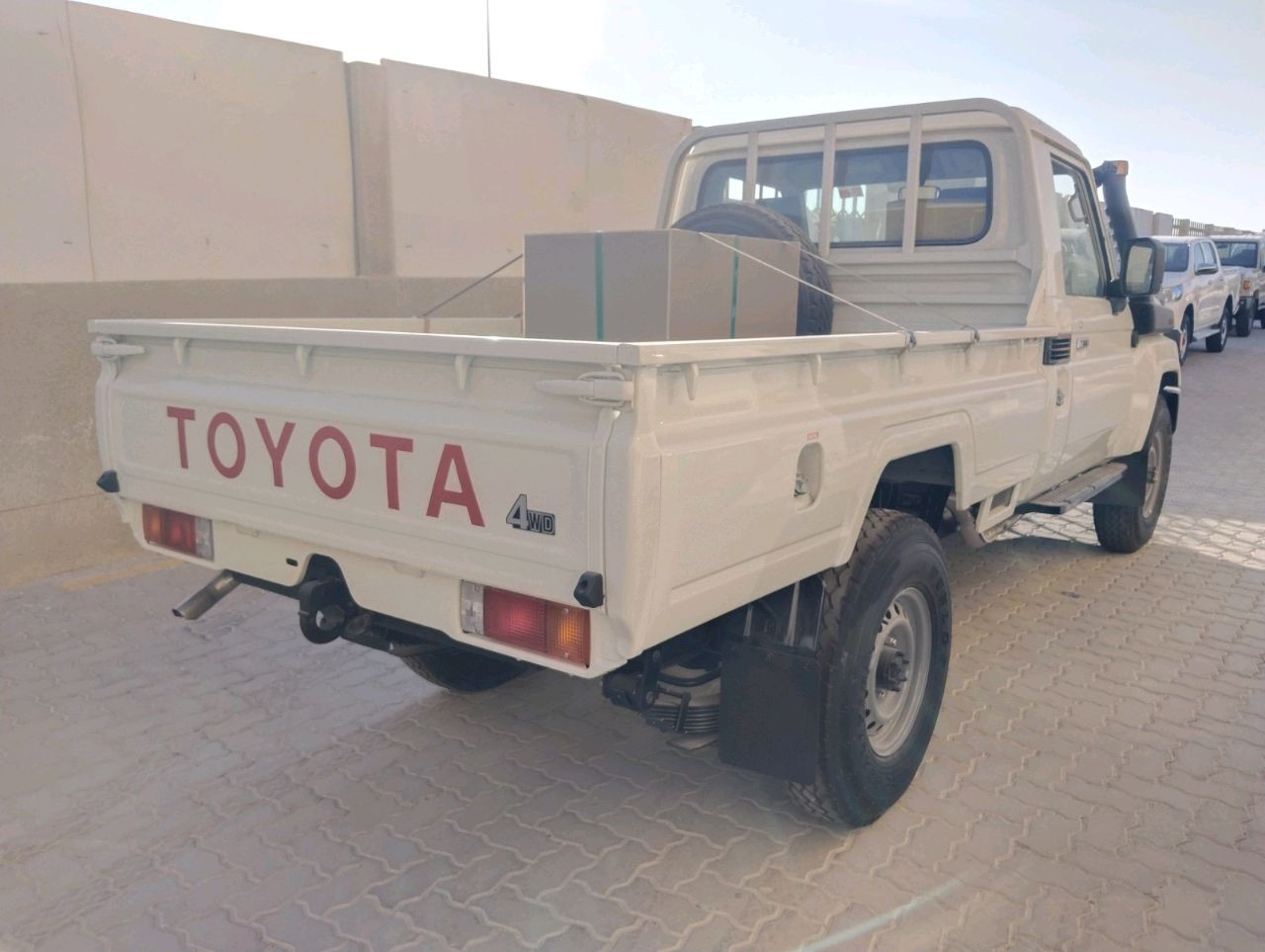 Toyota Land Cruiser - Image 6