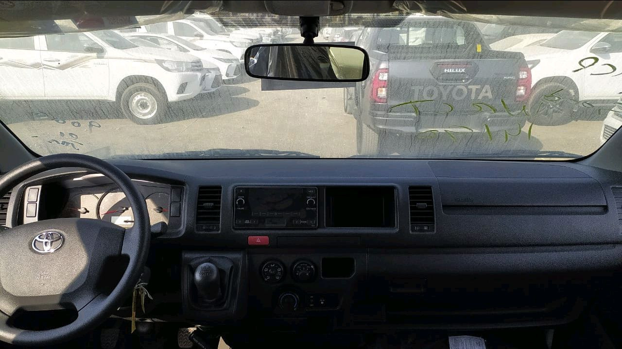 Toyota Hiace - Image 5