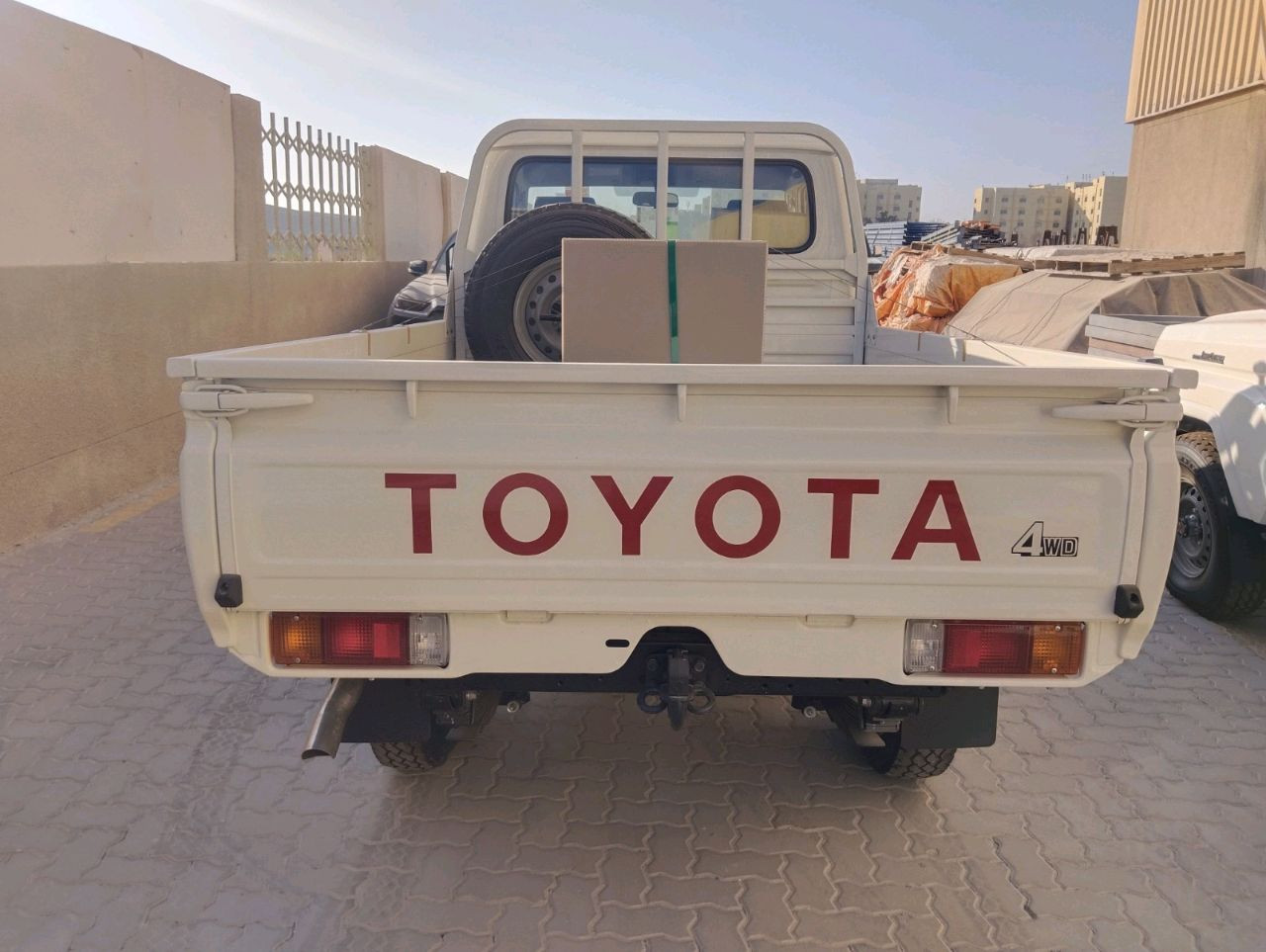 Toyota Land Cruiser - Image 3