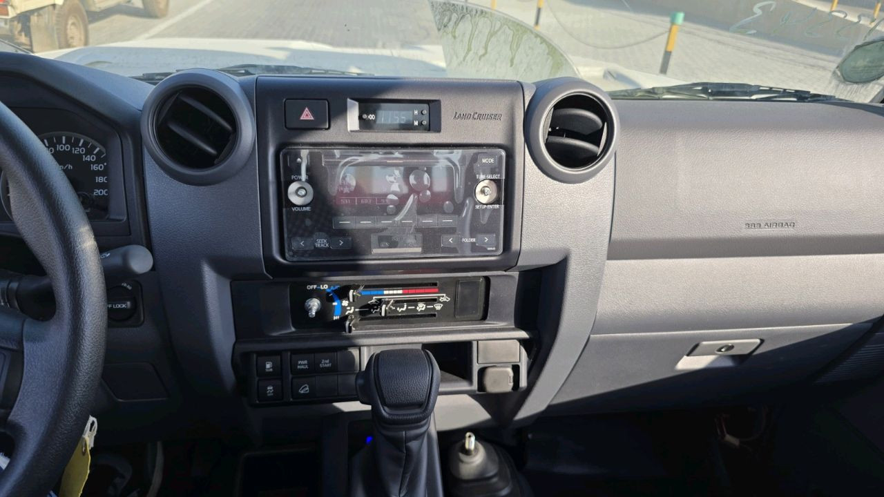 Toyota Land Cruiser - Image 10