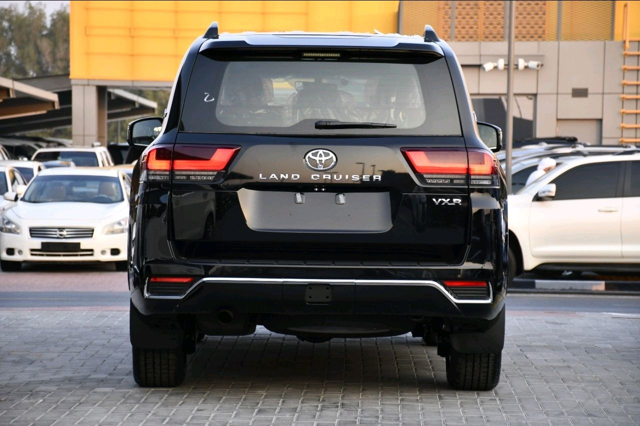 Toyota Land Cruiser - Image 6