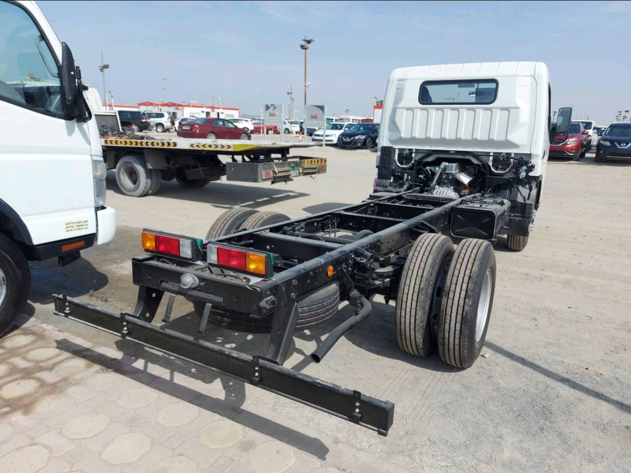 Mitsubishi Canter - Image 3