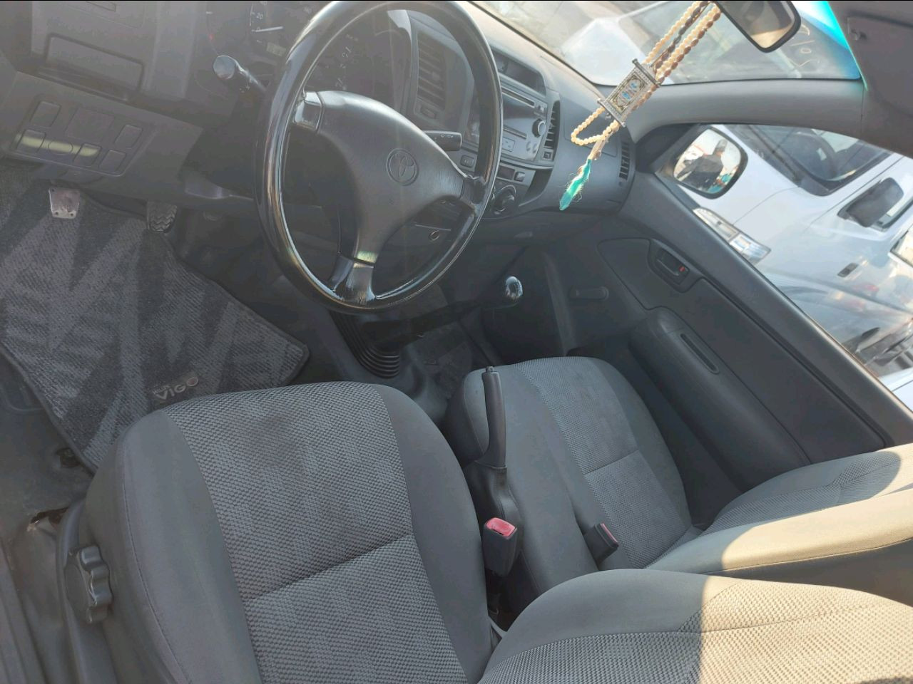 Toyota Hilux - Image 6