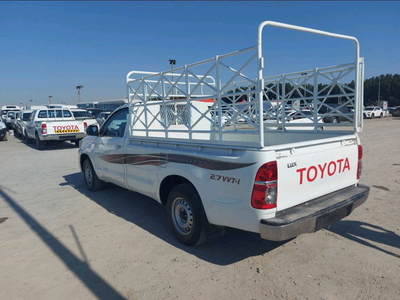 Toyota Hilux - Image 6
