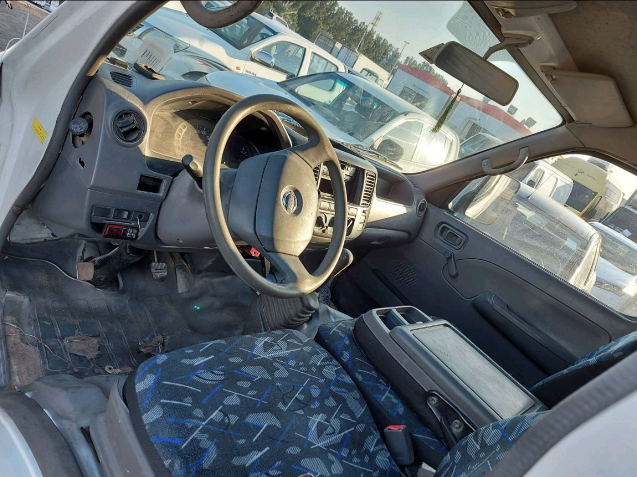 Nissan Urvan - Image 5