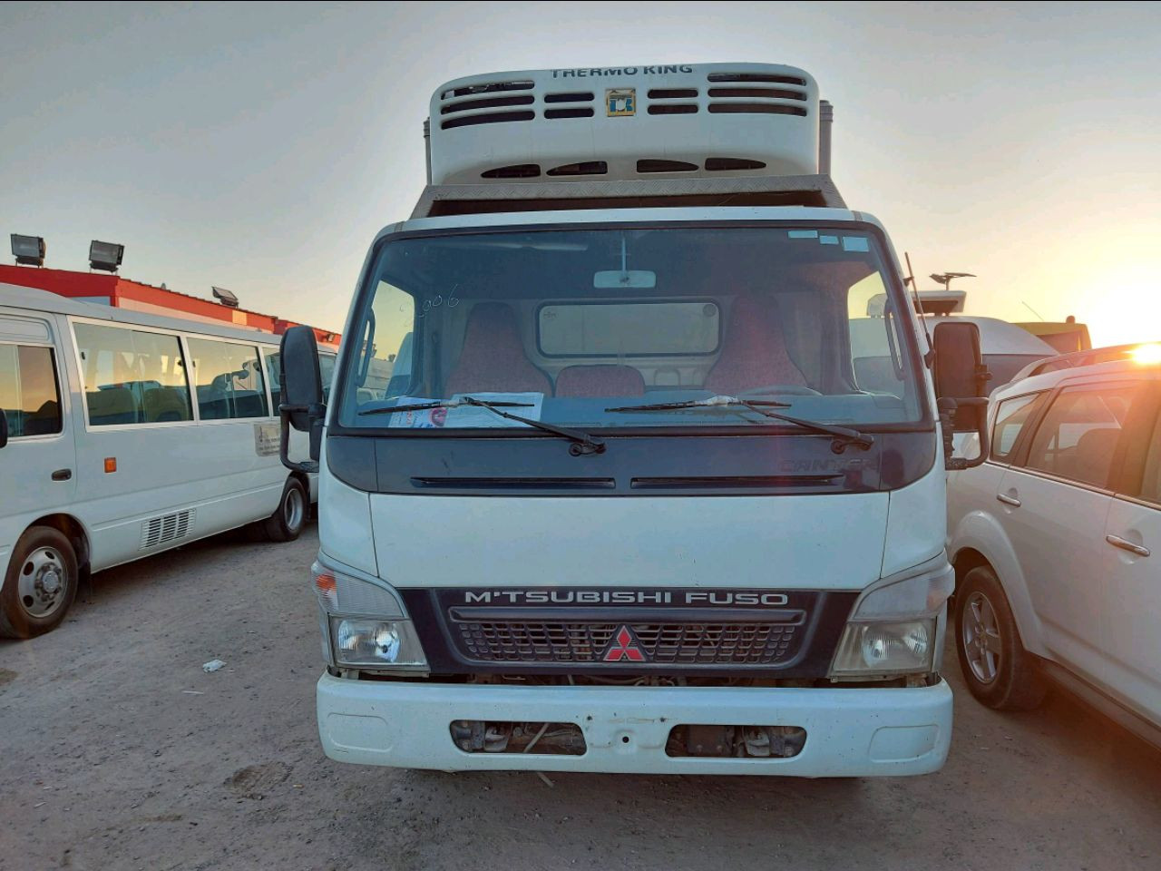 Mitsubishi Canter - Image 2
