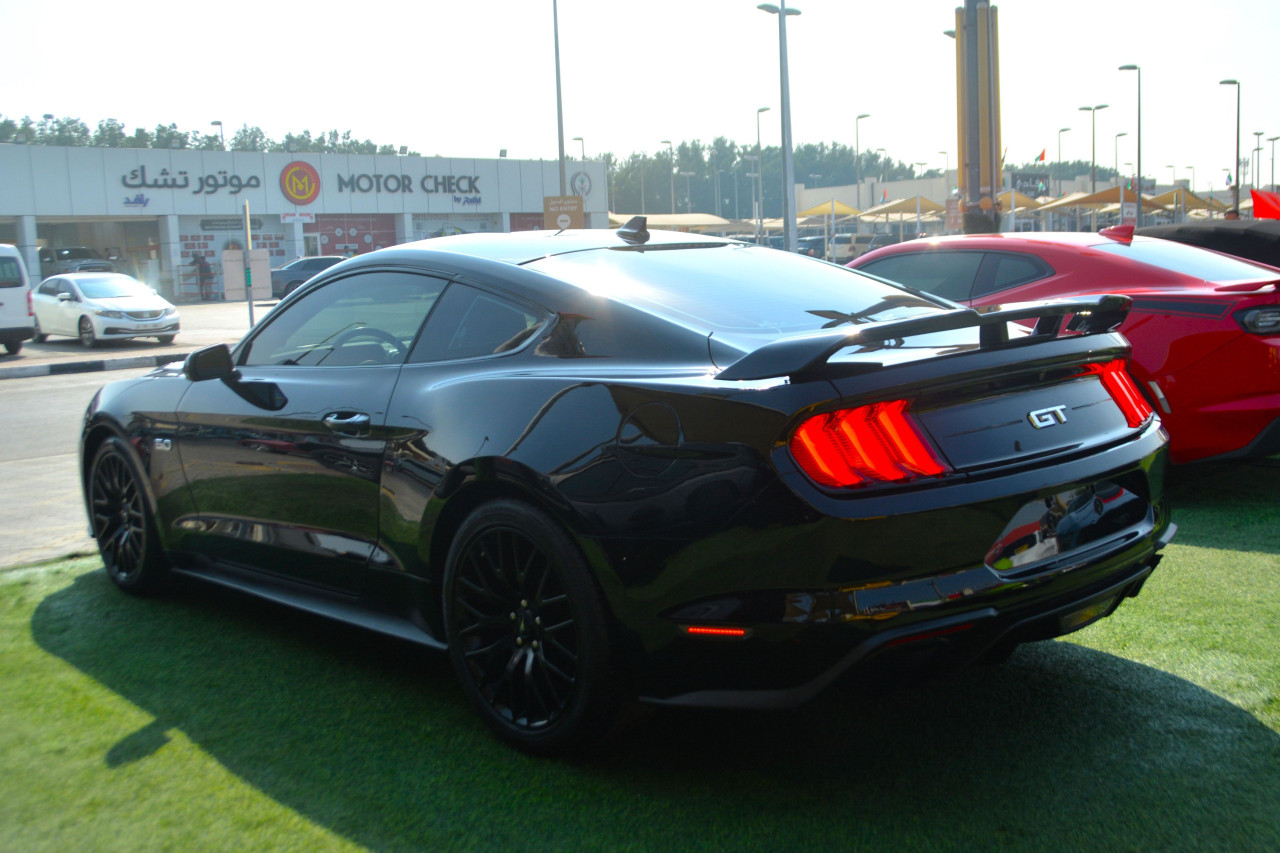 Ford Mustang - Image 12