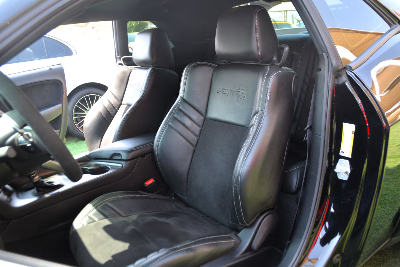 Dodge Challenger - Image 14