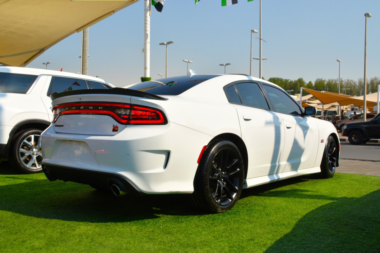 Dodge Charger - Image 11