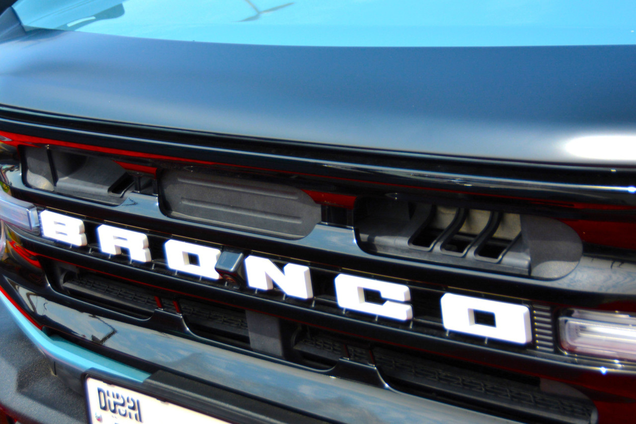 Ford Bronco - Image 11