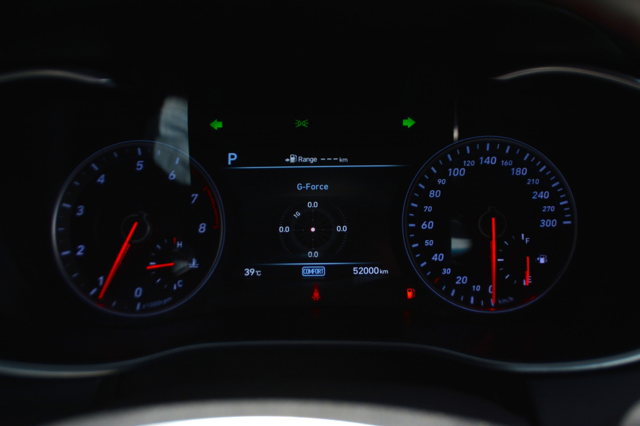 Genesis G 70 - Image 9