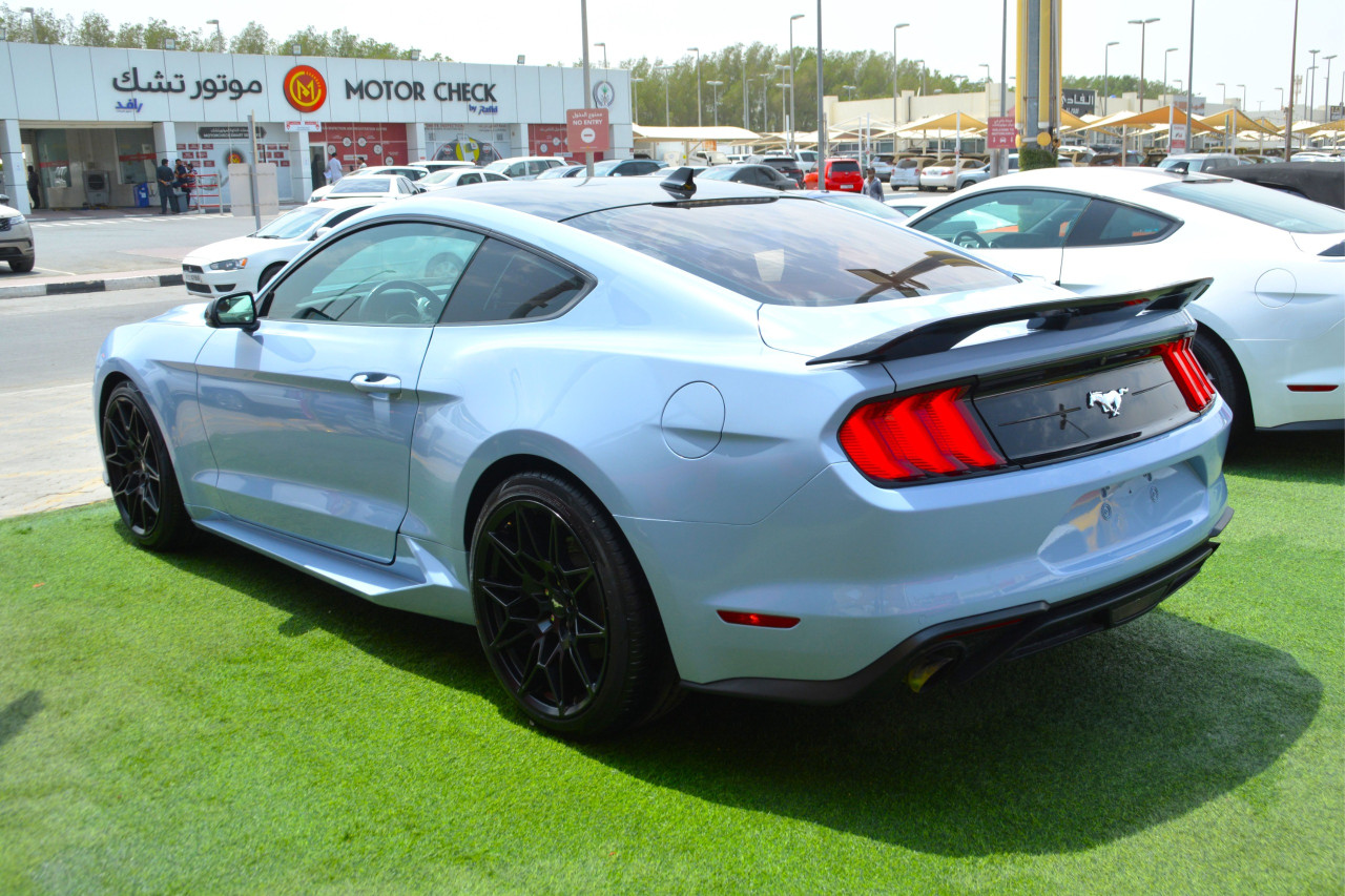 Ford Mustang - Image 6