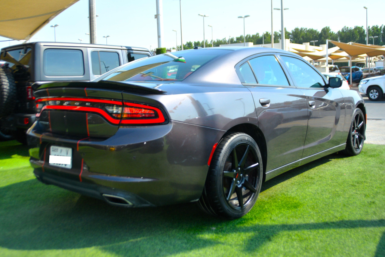 Dodge Charger - Image 5