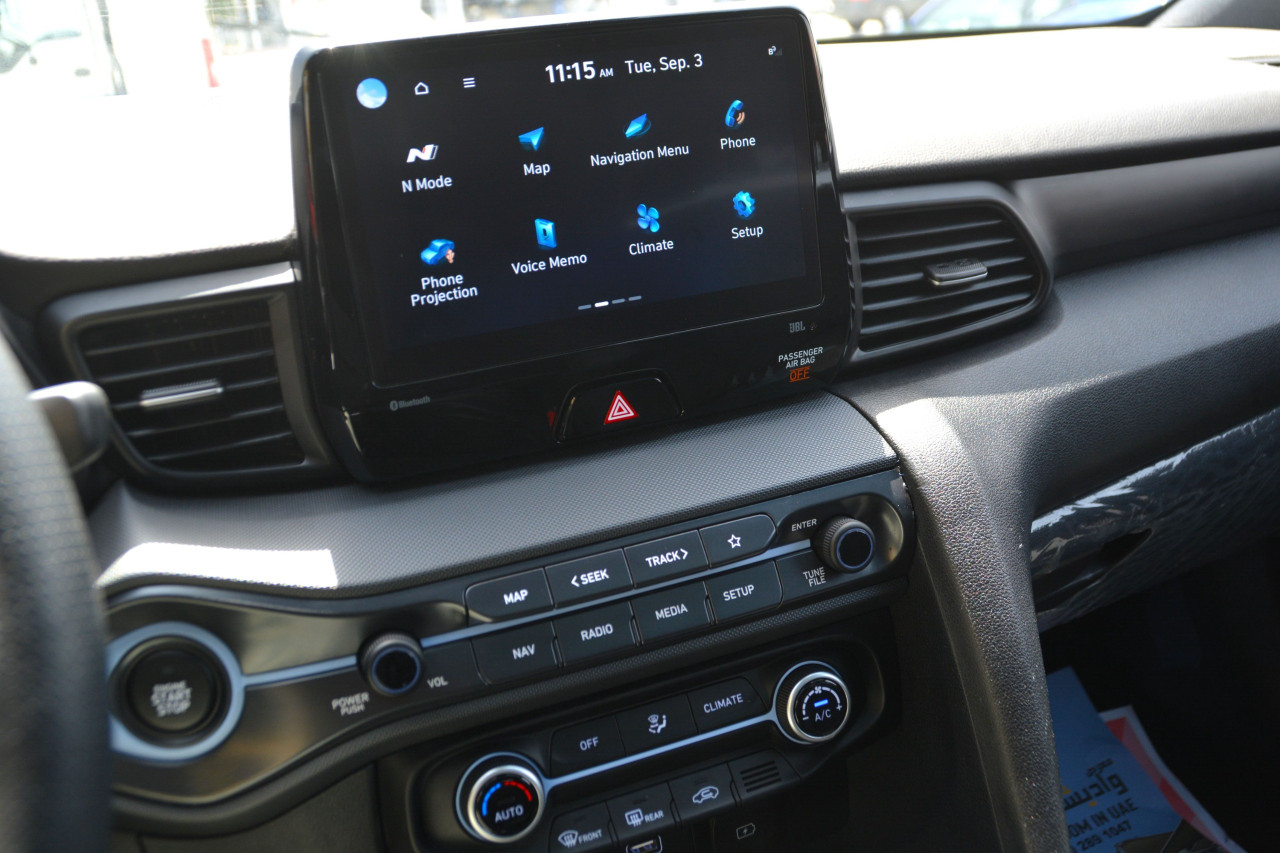 Hyundai Veloster - Image 11