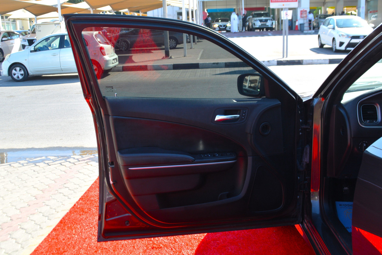 Dodge Charger - Image 10