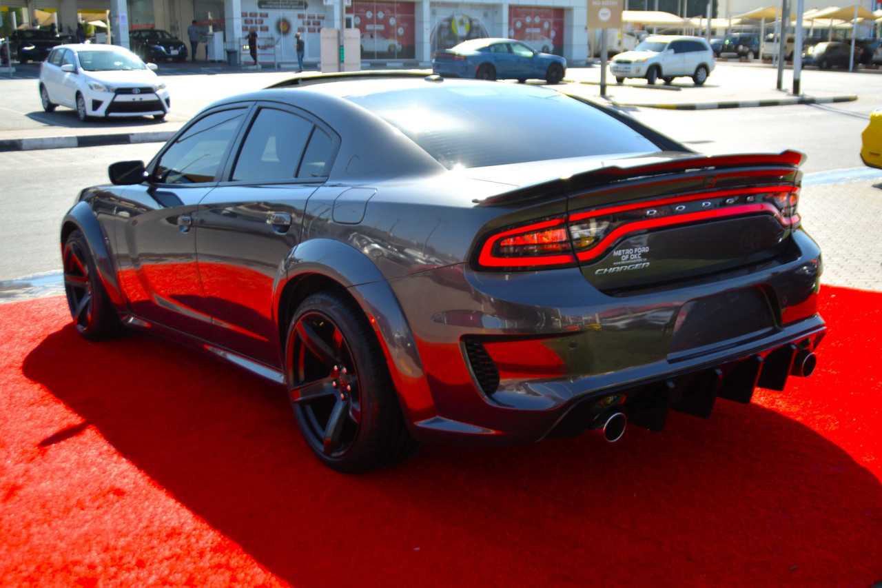 Dodge Charger - Image 8