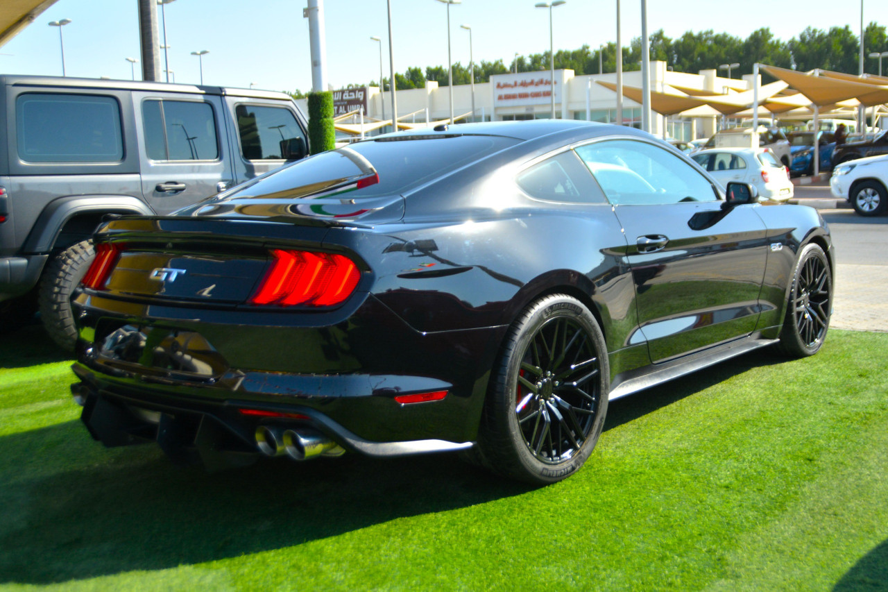 Ford Mustang - Image 6