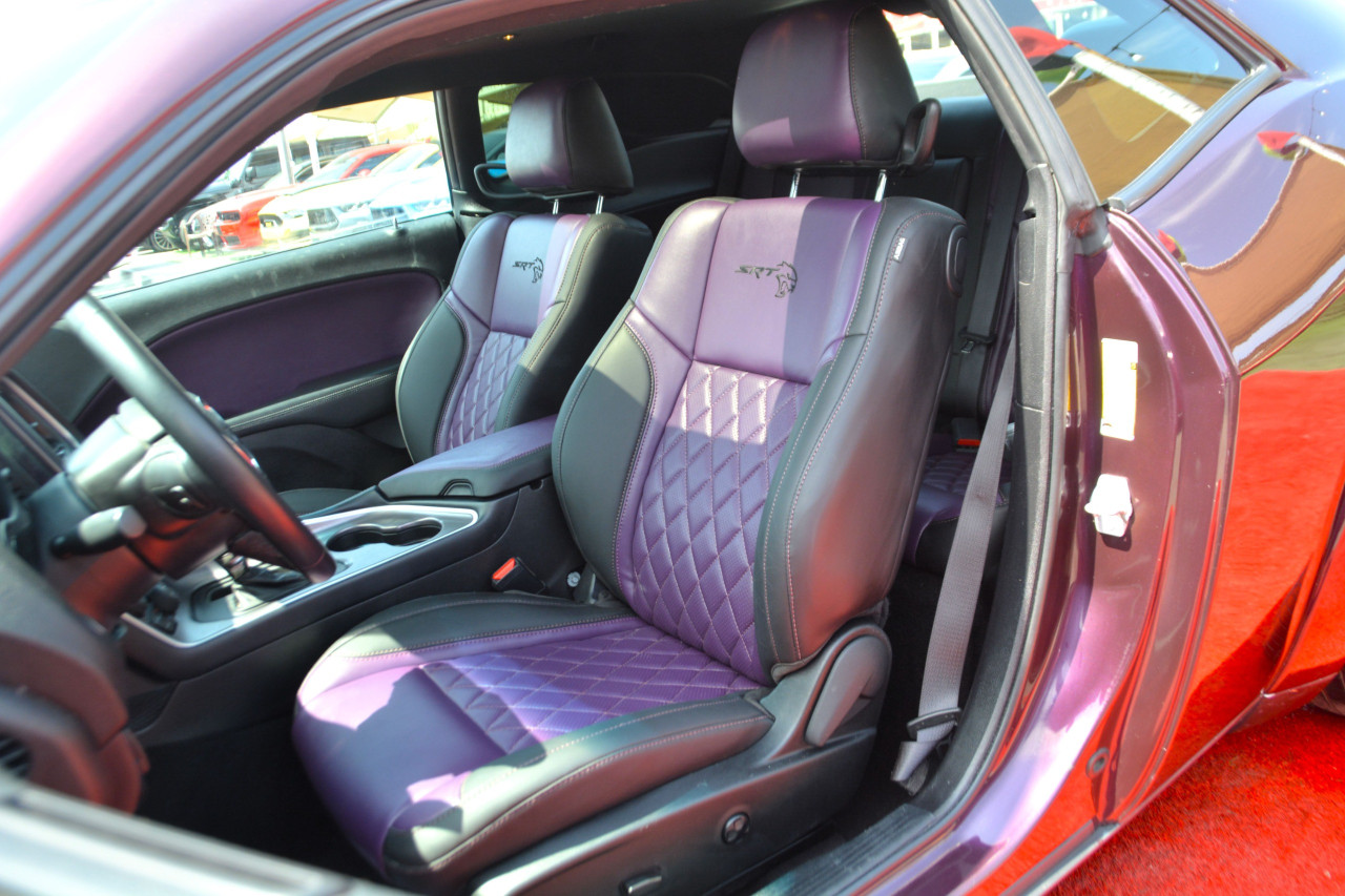 Dodge Challenger - Image 11