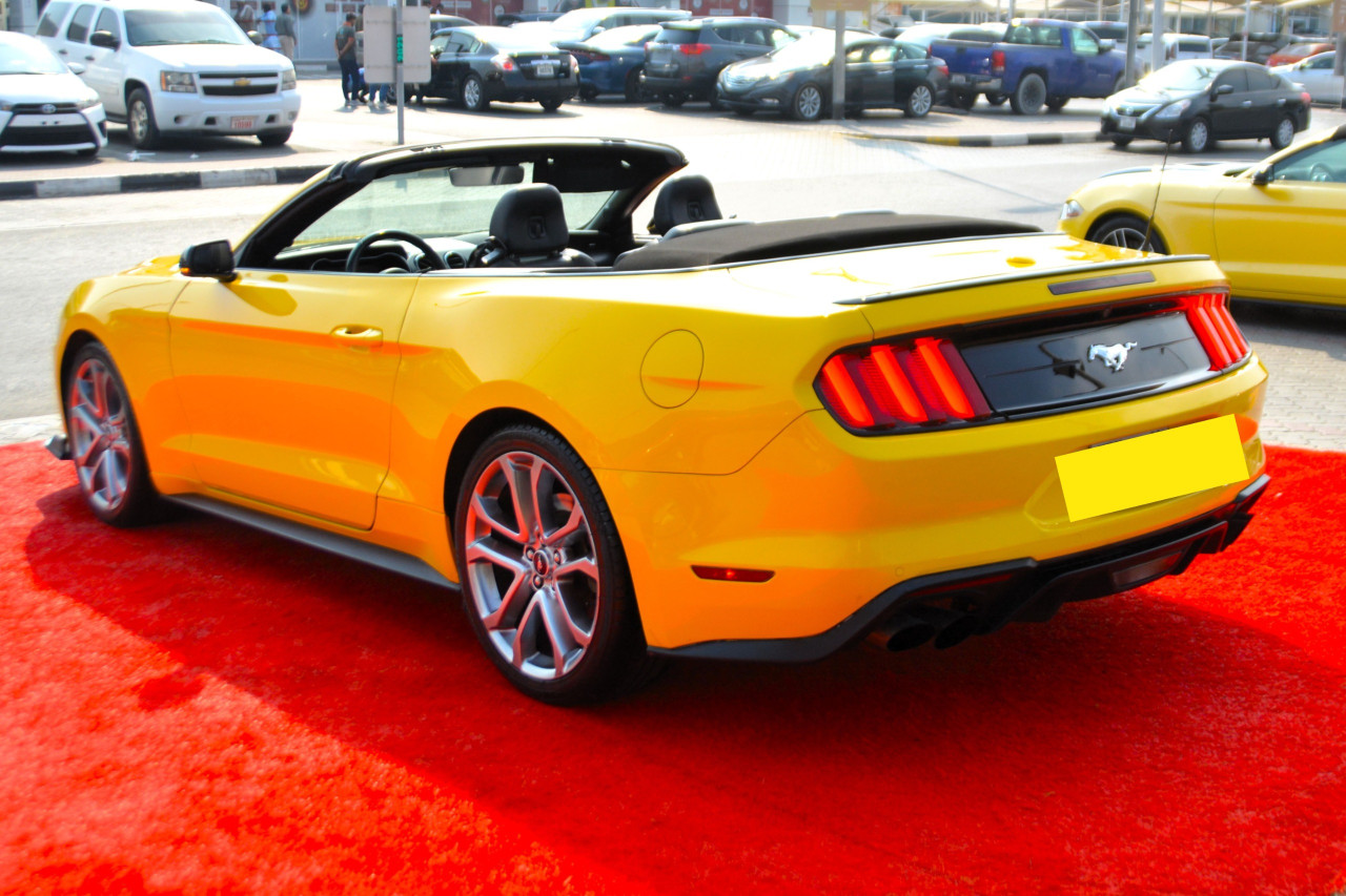 Ford Mustang - Image 8
