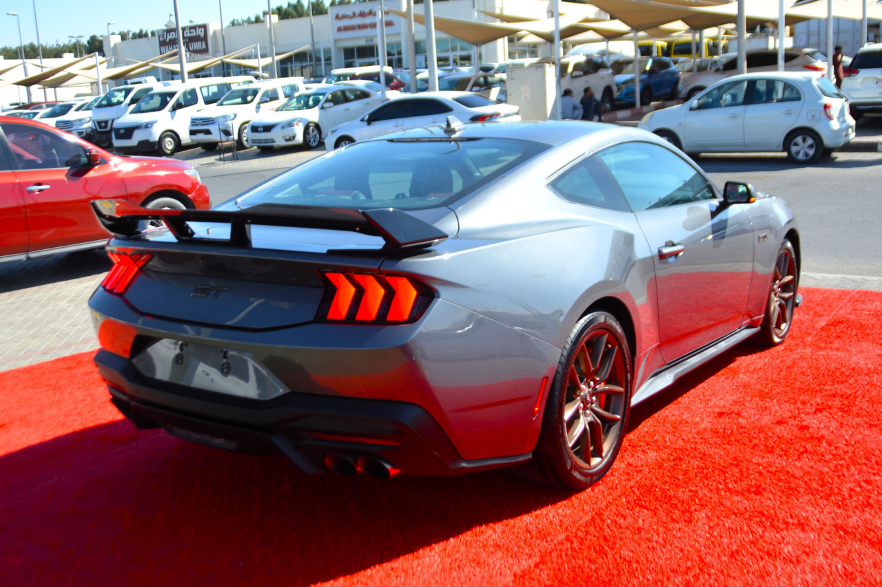 Ford Mustang - Image 6