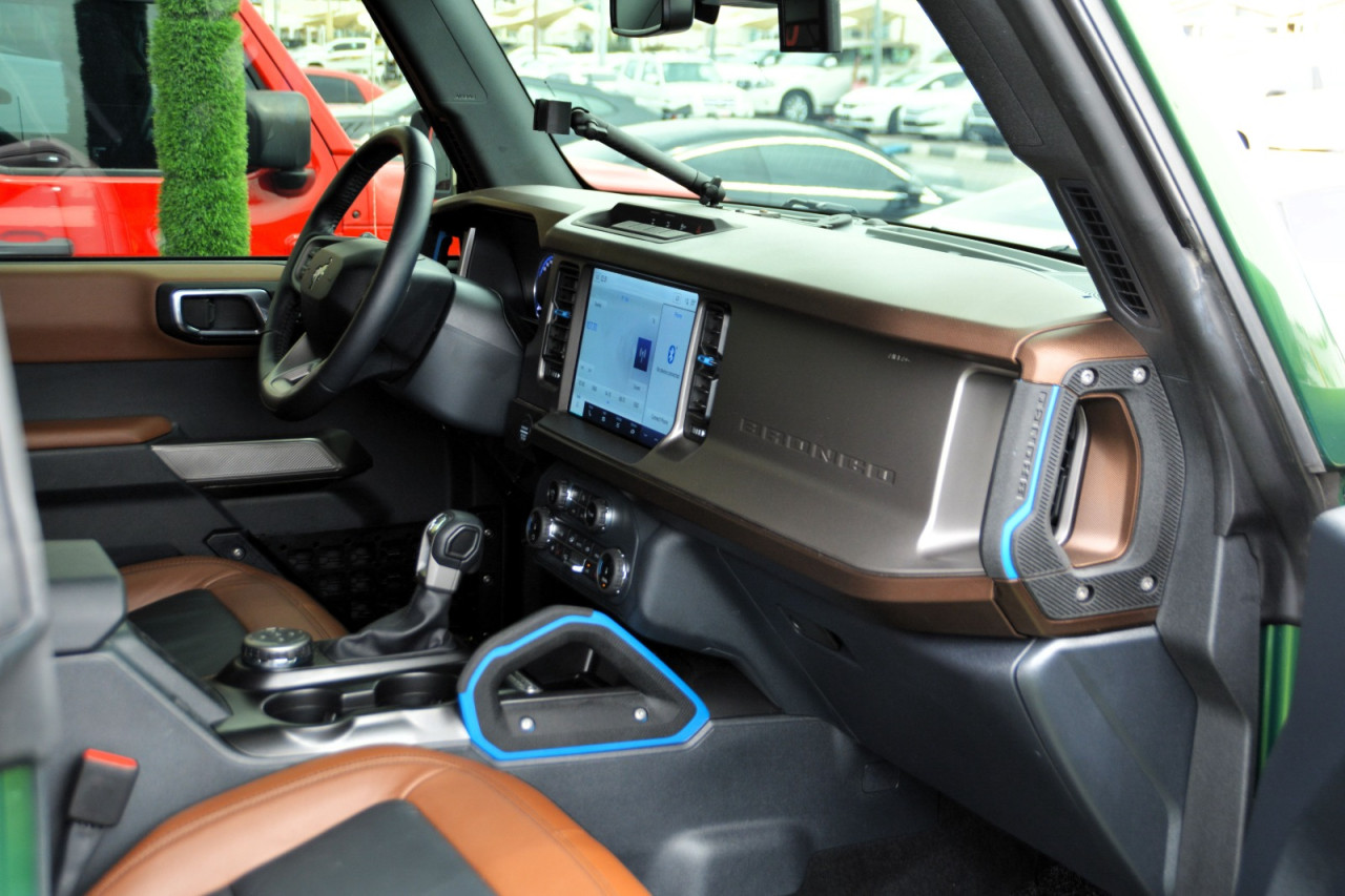 Ford Bronco - Image 6