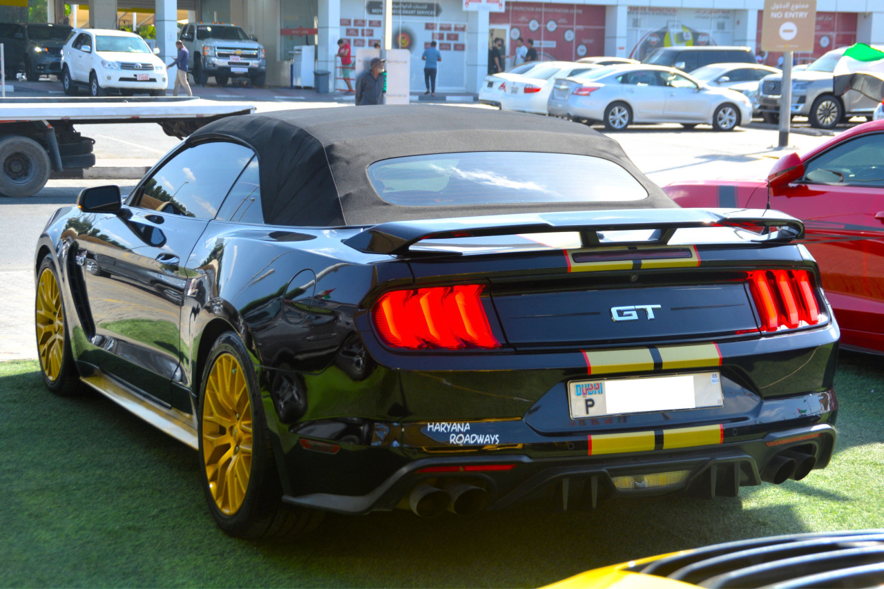 Ford Mustang - Image 5