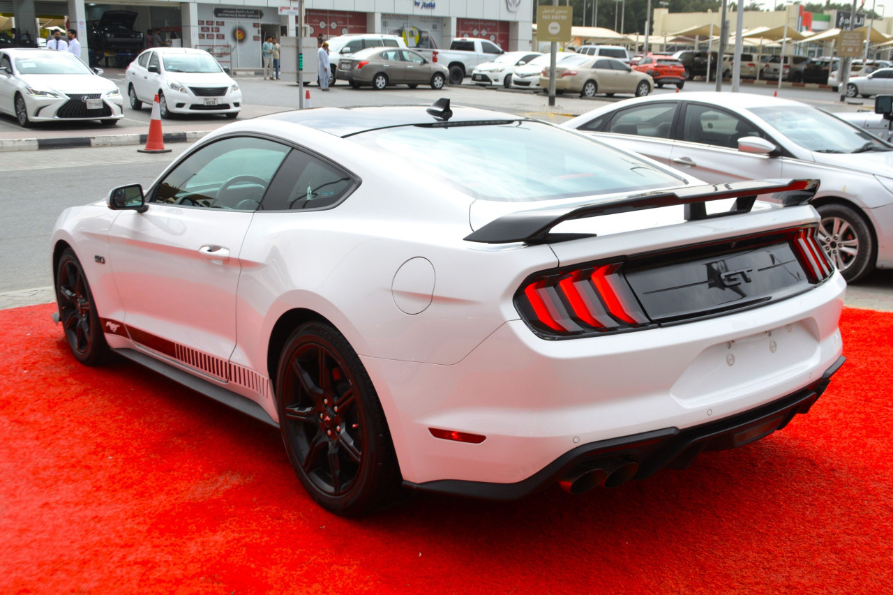 Ford Mustang - Image 7