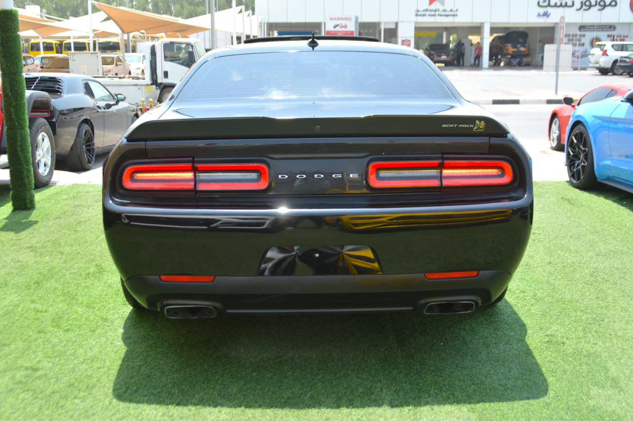 Dodge Challenger - Image 8