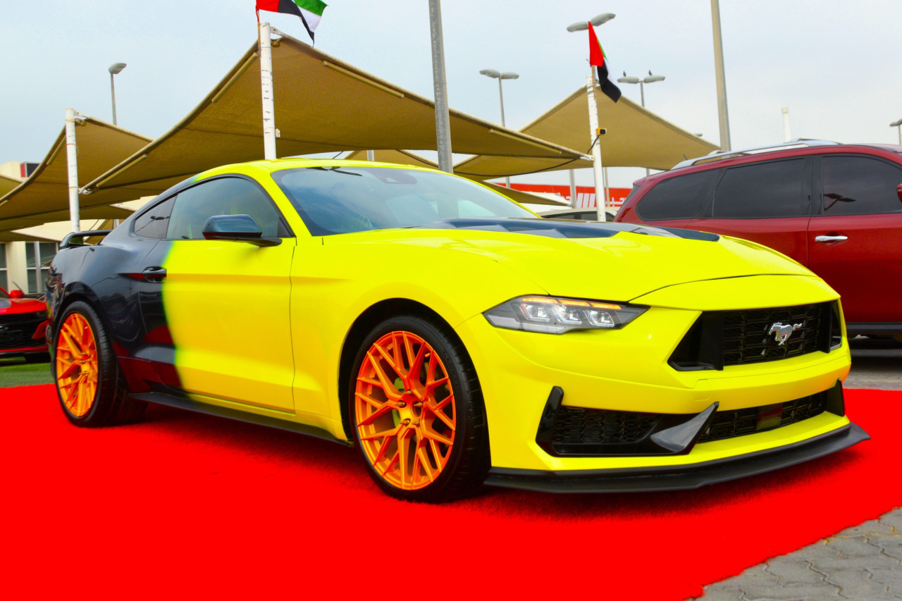 Ford Mustang - Image 4