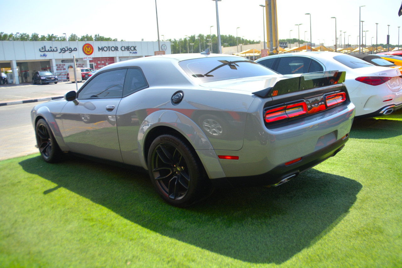 Dodge Challenger - Image 8