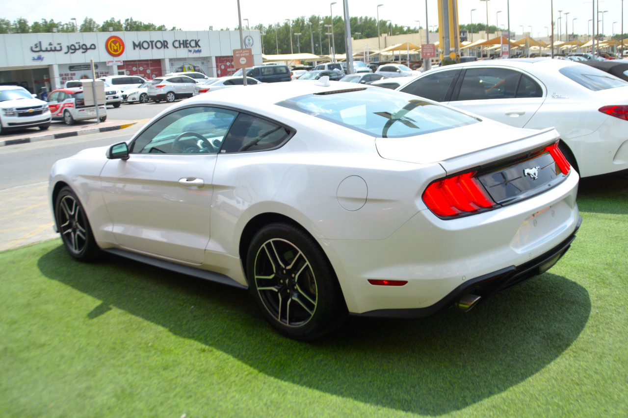 Ford Mustang - Image 7