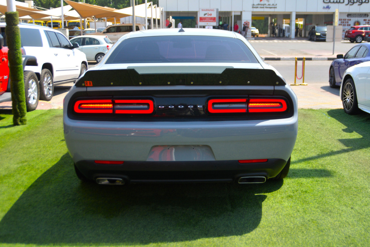 Dodge Challenger - Image 9