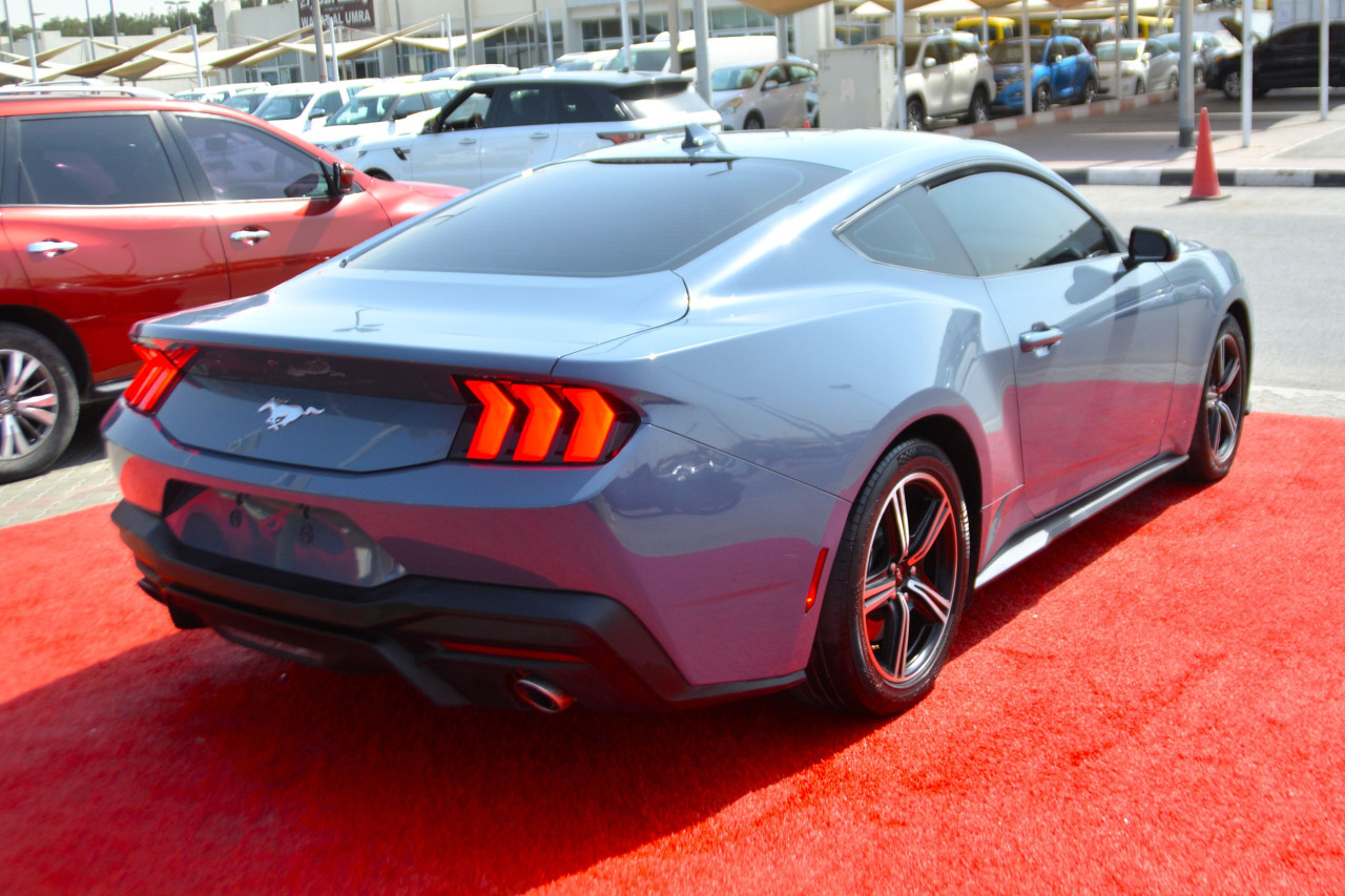 Ford Mustang - Image 5