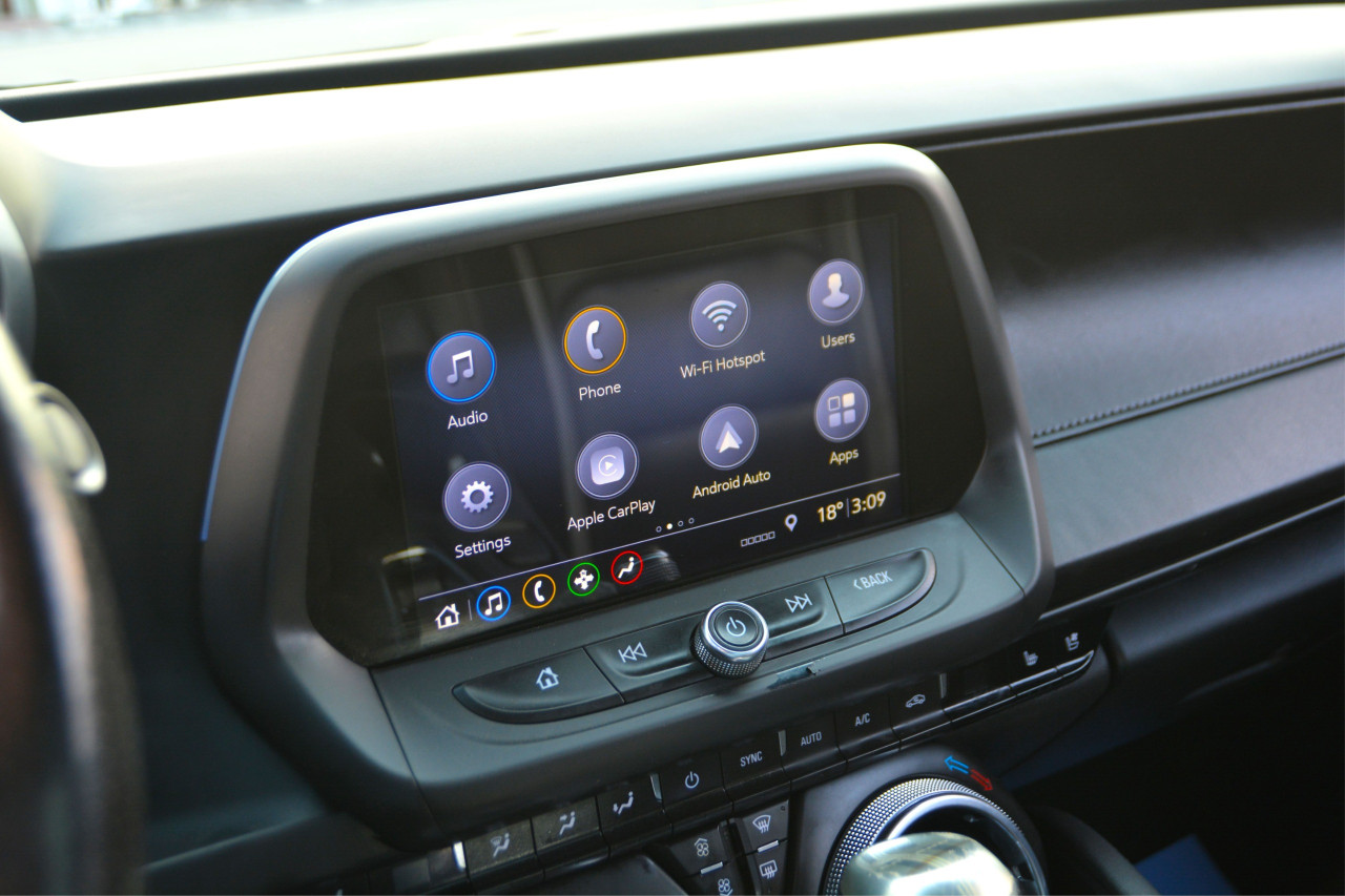 Chevrolet Camaro - Image 12
