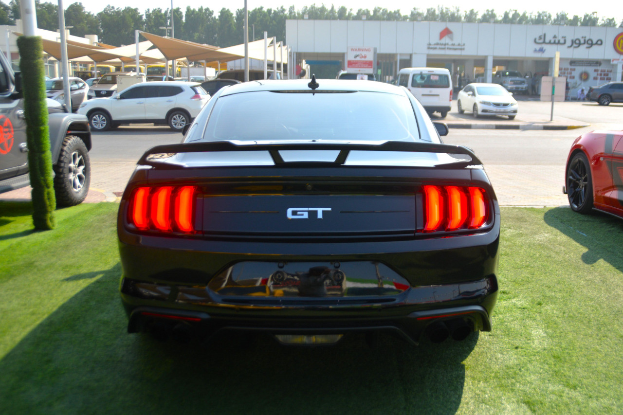 Ford Mustang - Image 11